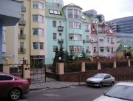 Тёплые машино-места, Большой Головин пер., д.2